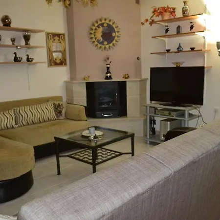 Vasiliki's Cozy דירה ניאה מיכאניונה